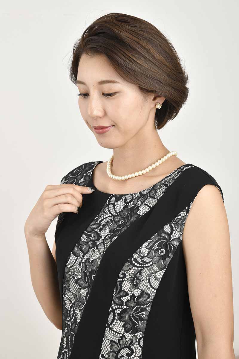 ポイントビジューのパールイヤリング(ゴールド)