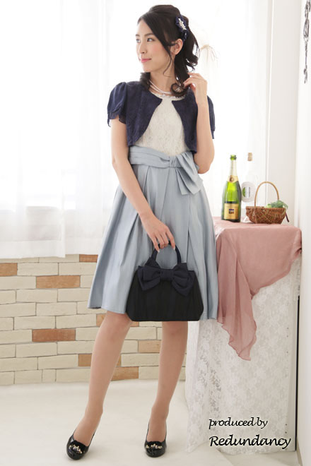 ライトベージュ×ブルーグレーのレース切替ドレス