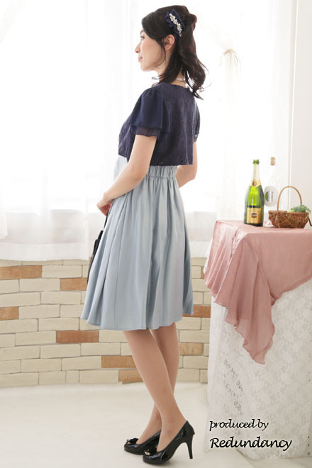 ライトベージュ×ブルーグレーのレース切替ドレス