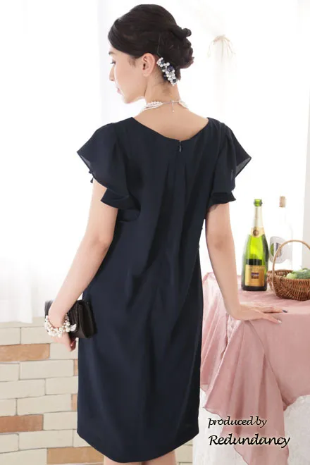 ネイビーのフレアスリーブストレートドレス