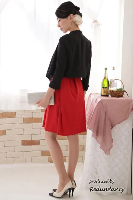 レッドのショルダータックノースリーブドレス