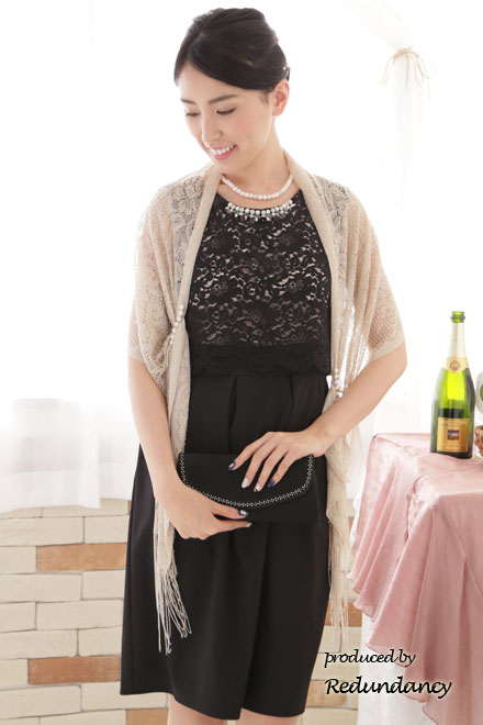 ブラック×ピンクベージュのスカラップレースタイトドレス