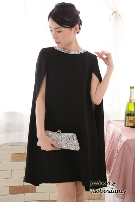 ブラックのマント風ビジューネックドレス