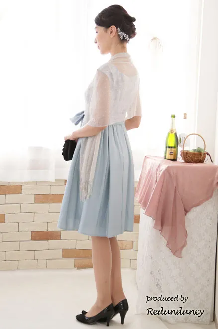 ブルーグレーのスクエアネック花柄切替ドレス