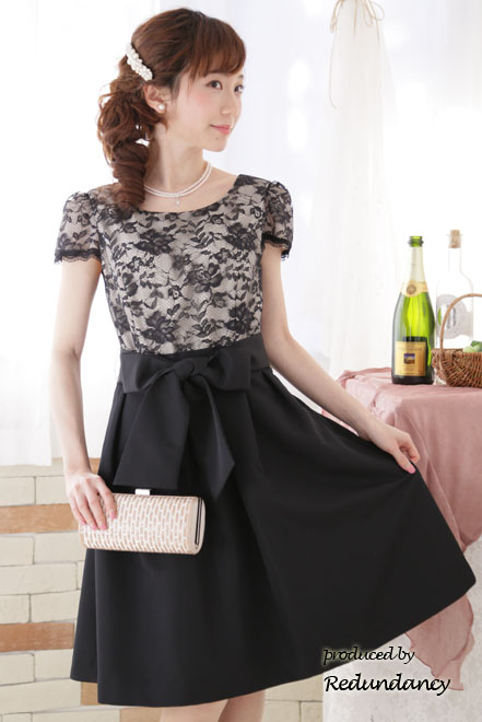 ブラック×ベージュの切替レースドレス