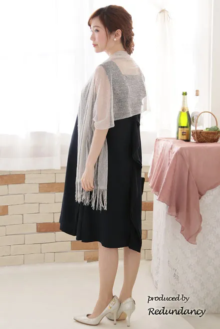 ネイビーのY字バックフリルレース切替ドレス