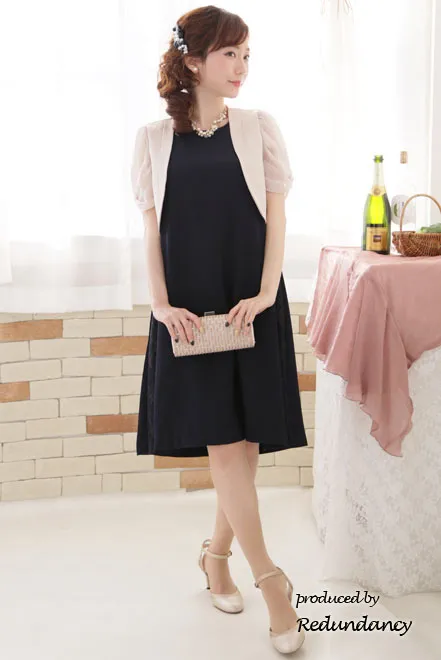 ネイビーのY字バックフリルレース切替ドレス