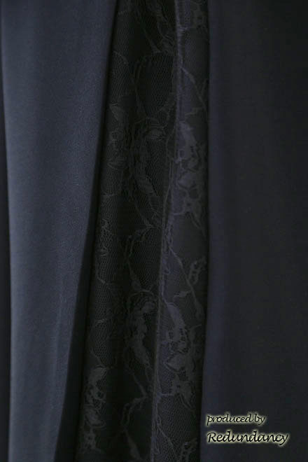 ネイビーのY字バックフリルレース切替ドレス