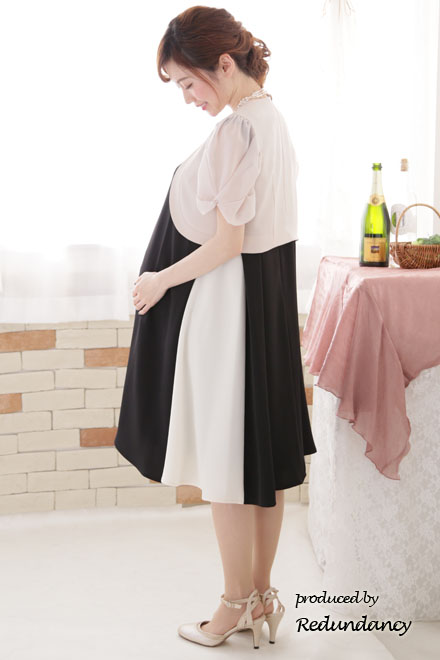 ブラック×ホワイトの配色Aラインドレス