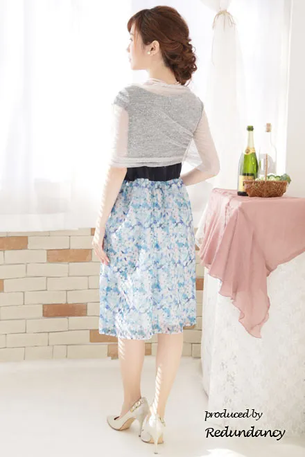 ネイビー×ブルーのフラワープリントドレス