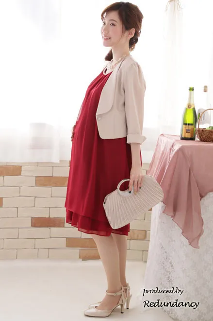 レッドのバックフリルスカートドレス