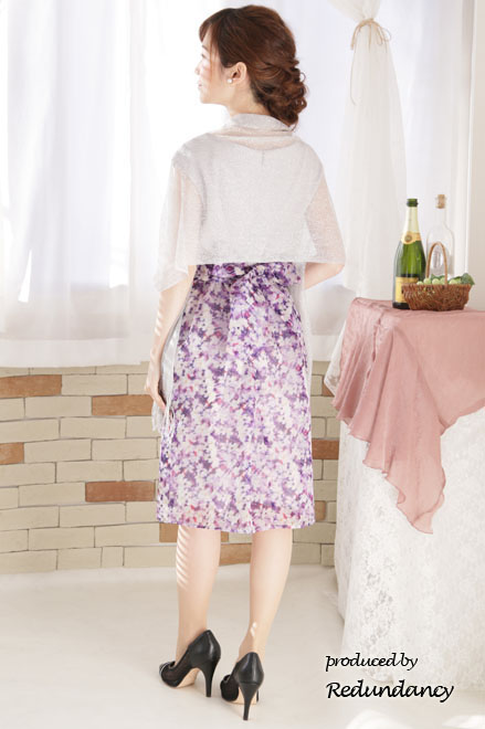 グレー×パープルのフラワープリントドレス