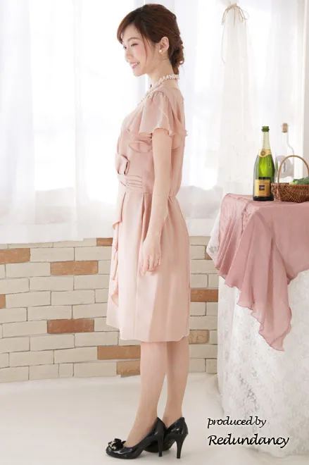 ピンクの縦リボンウエストマークドレス