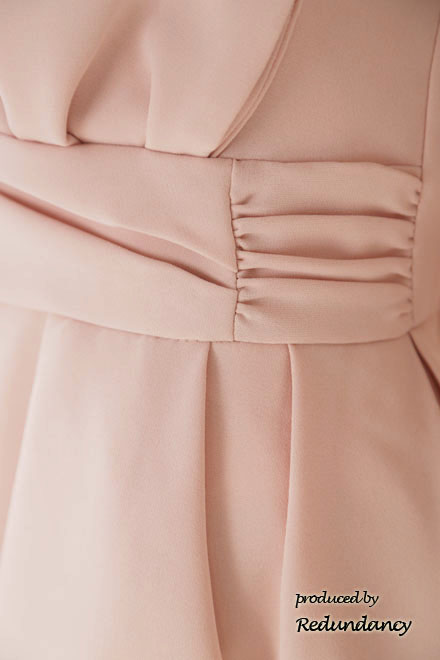 ピンクの縦リボンウエストマークドレス