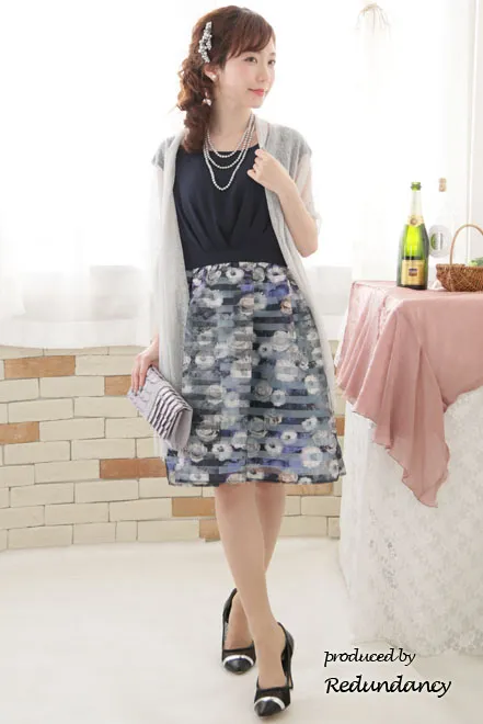 ネイビーの花柄×ボーダーオーガンジードレス