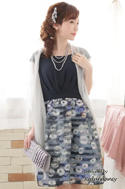 ネイビーの花柄×ボーダーオーガンジードレス