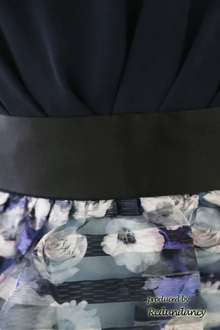 ネイビーの花柄×ボーダーオーガンジードレス