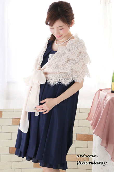 ネイビーのウエストリボン付きシマープリーツドレス