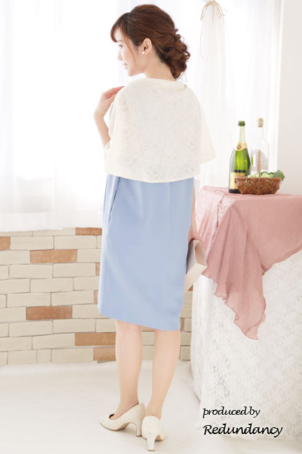 ライトブルーのノースリーブタックドレス