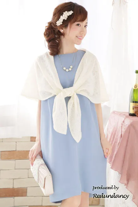 ライトブルーのノースリーブタックドレス