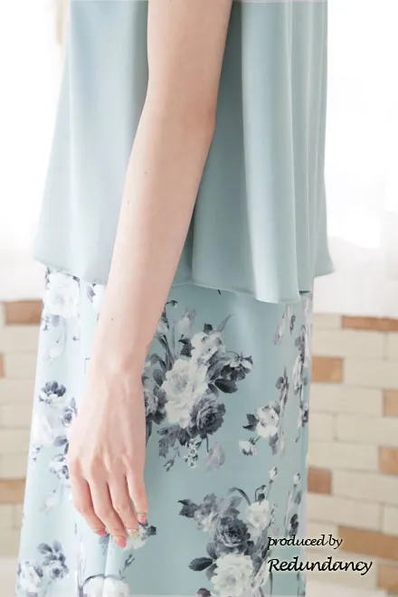 ミントグリーンのシフォントップス付き花柄ドレス