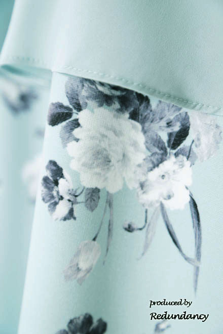 ミントグリーンのシフォントップス付き花柄ドレス