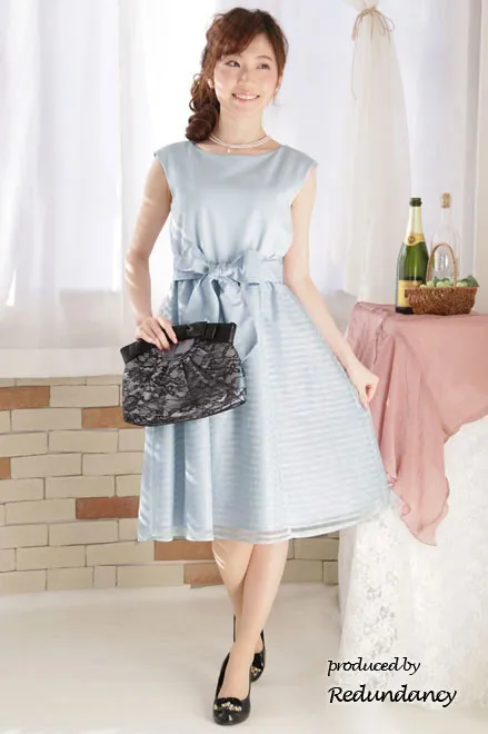 ブルーのシアーボーダー切替ノースリーブドレス