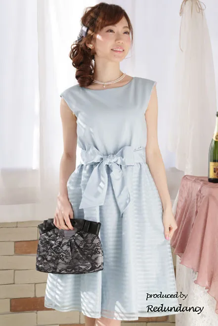 ブルーのシアーボーダー切替ノースリーブドレス