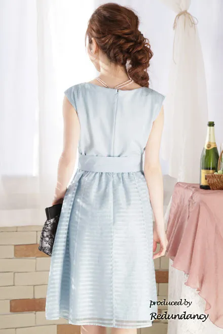 ブルーのシアーボーダー切替ノースリーブドレス