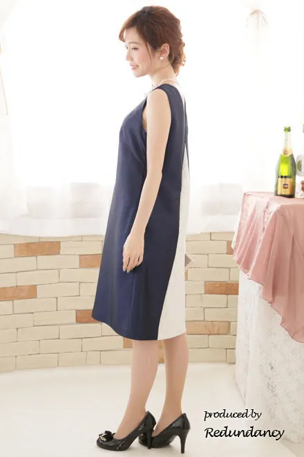ネイビー×ホワイトのバックレース切替ドレス
