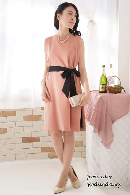 サーモンピンク×ブラックのスリット切替ドレス