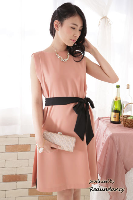 サーモンピンク×ブラックのスリット切替ドレス