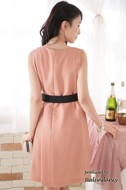 サーモンピンク×ブラックのスリット切替ドレス