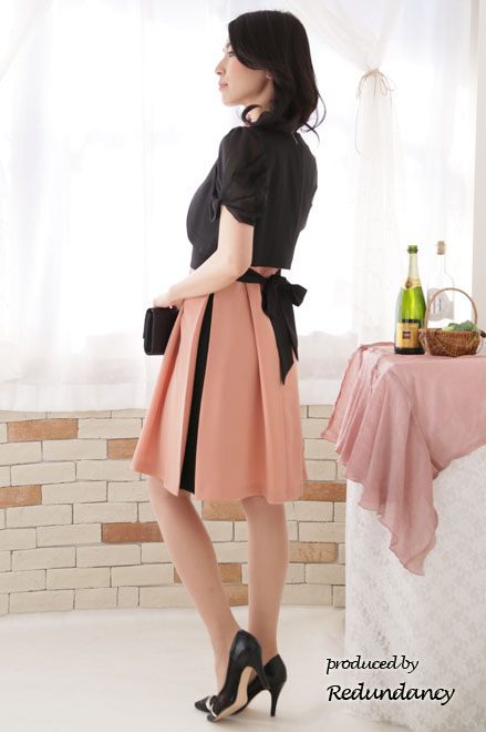 サーモンピンク×ブラックのスリット切替ドレス