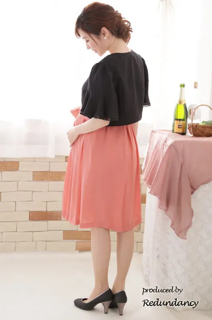 ピンクのパールビジュー付きウエストリボンドレス