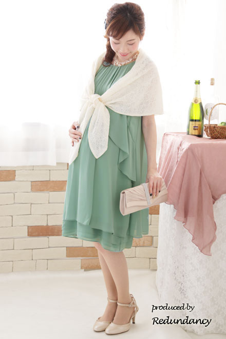 ライトグリーンのショルダーフラワーモチーフドレス