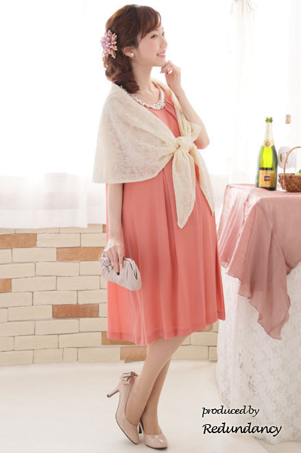 ベージュの総レース袖付きストール