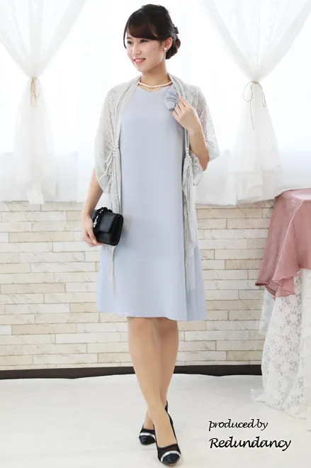 ブルーのショルダーリボンマットドレス