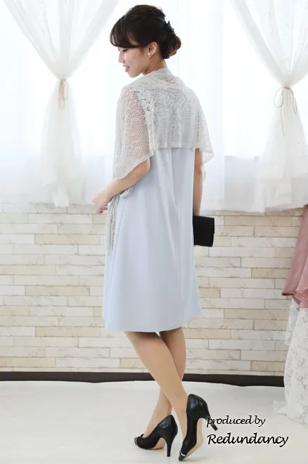 ブルーのショルダーリボンマットドレス