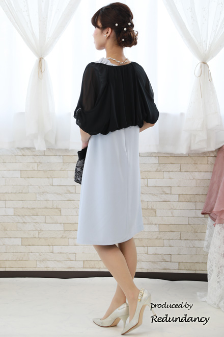 ブルーのショルダーリボンマットドレス