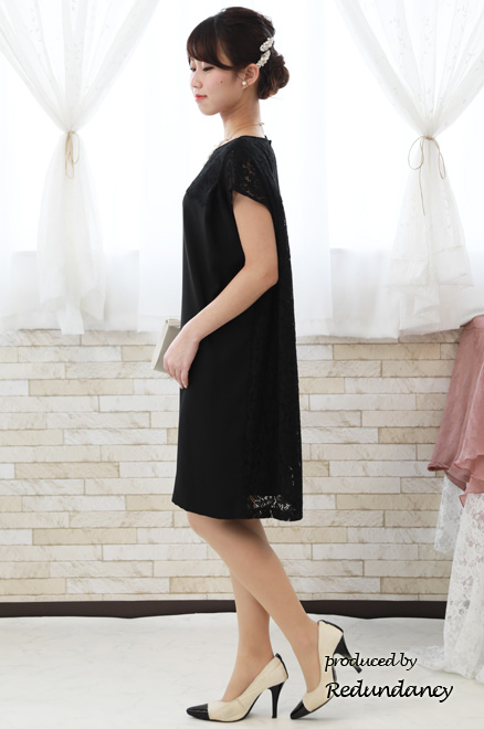 ブラックのポイントレースリラックスドレス