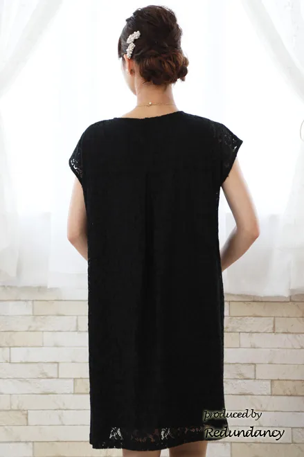 ブラックのポイントレースリラックスドレス