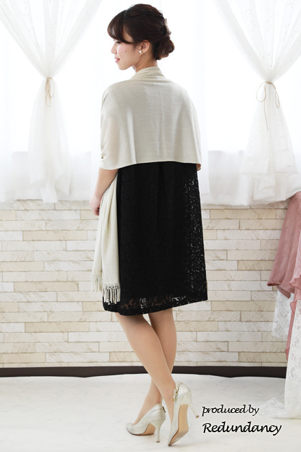 ブラックのポイントレースリラックスドレス