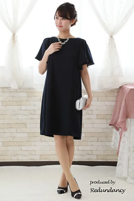 ネイビーのレース切替バックリボンドレス