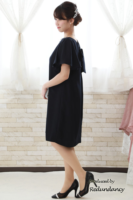 ネイビーのレース切替バックリボンドレス