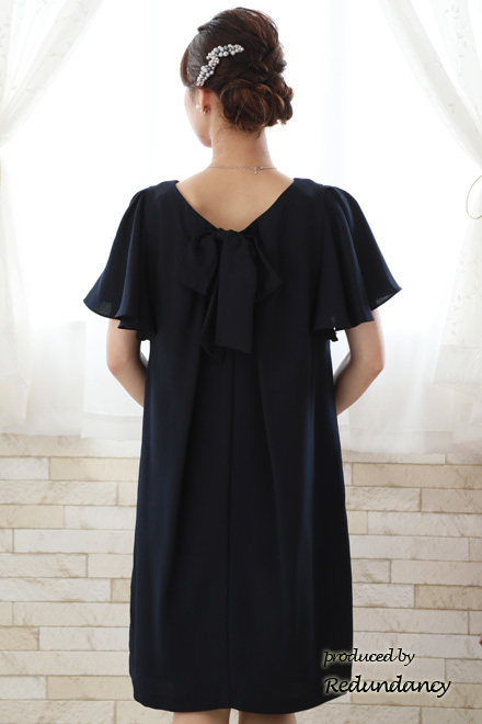 ネイビーのレース切替バックリボンドレス