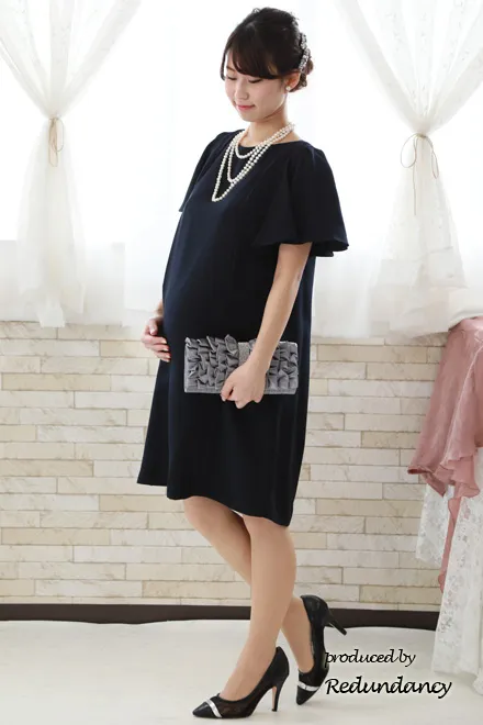 ネイビーのレース切替バックリボンドレス