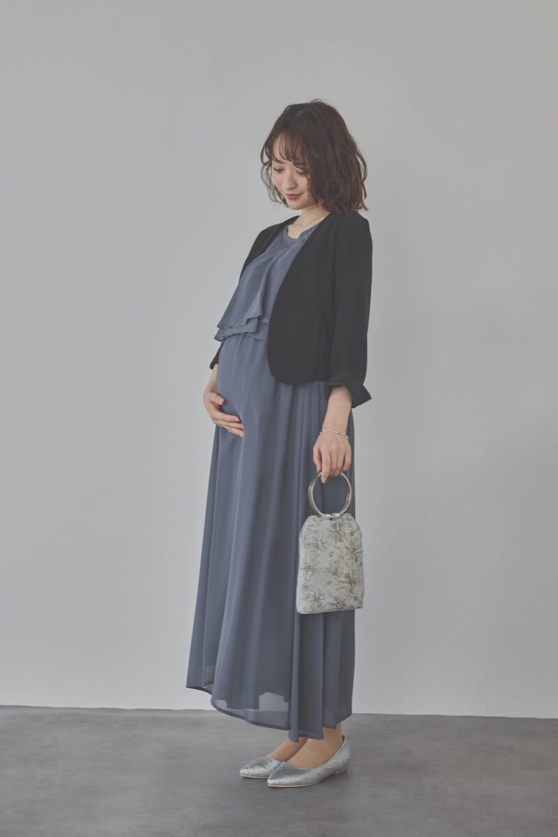 グレイッシュブルーの授乳口付スリットスリーブドレス