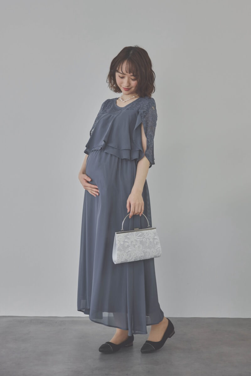 グレイッシュブルーの授乳口付スリットスリーブドレス