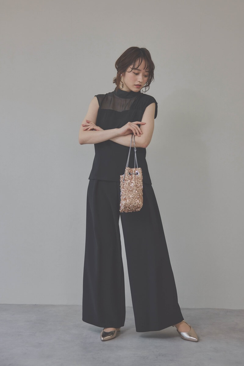 ブラックのワイドパンツセットアップドレス